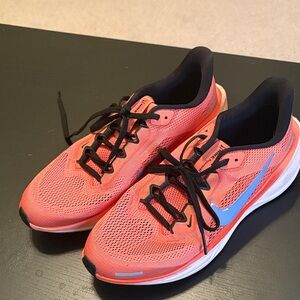 Nike Coral and Lavender Women's Running Sneakers - Size 8 (Big Kids 6.5)